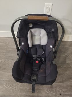Nuna PIPA RX Infant Car Seat Caviar Black + RELX Base - Like New in Box