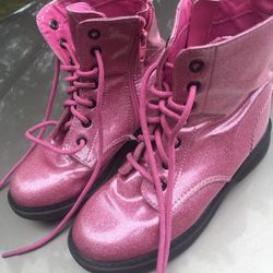 Lnew Kids boots size 2 only $15 firm