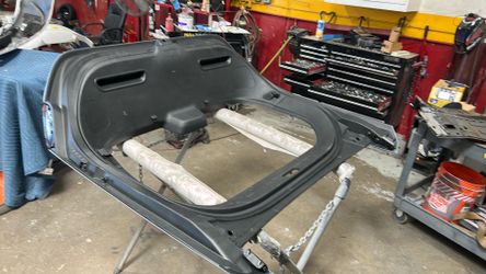 Trunk lift