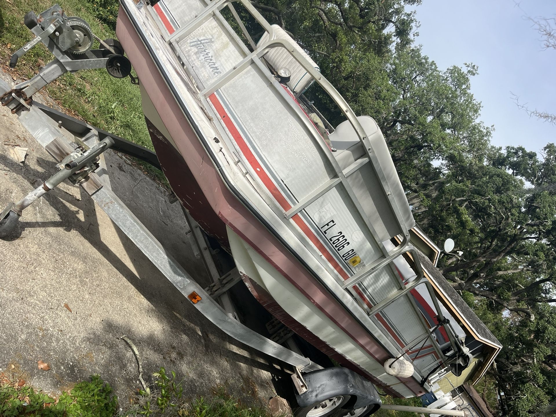 1990 Hurricane Deck Boat