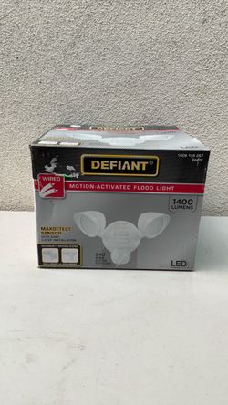 Defiant Motion-Activated LED Flood Light 1400 Lumens