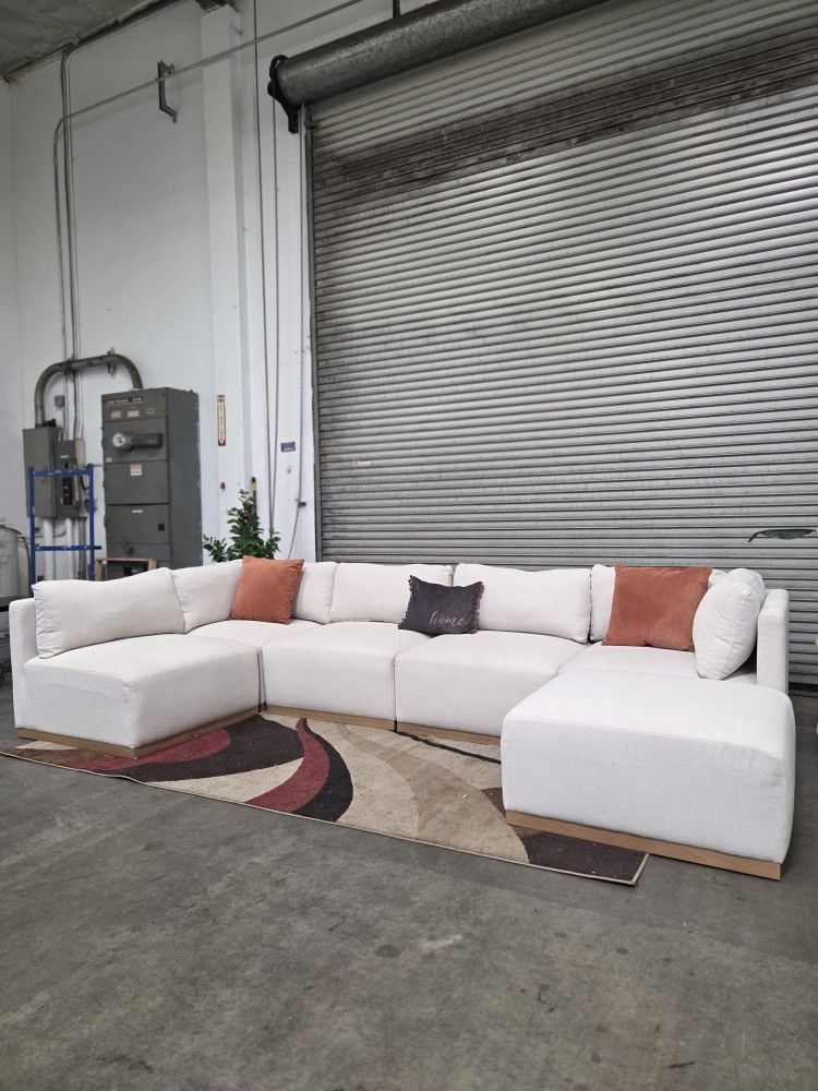 Multi Piece Sectional Couch- Free Delivery‼️