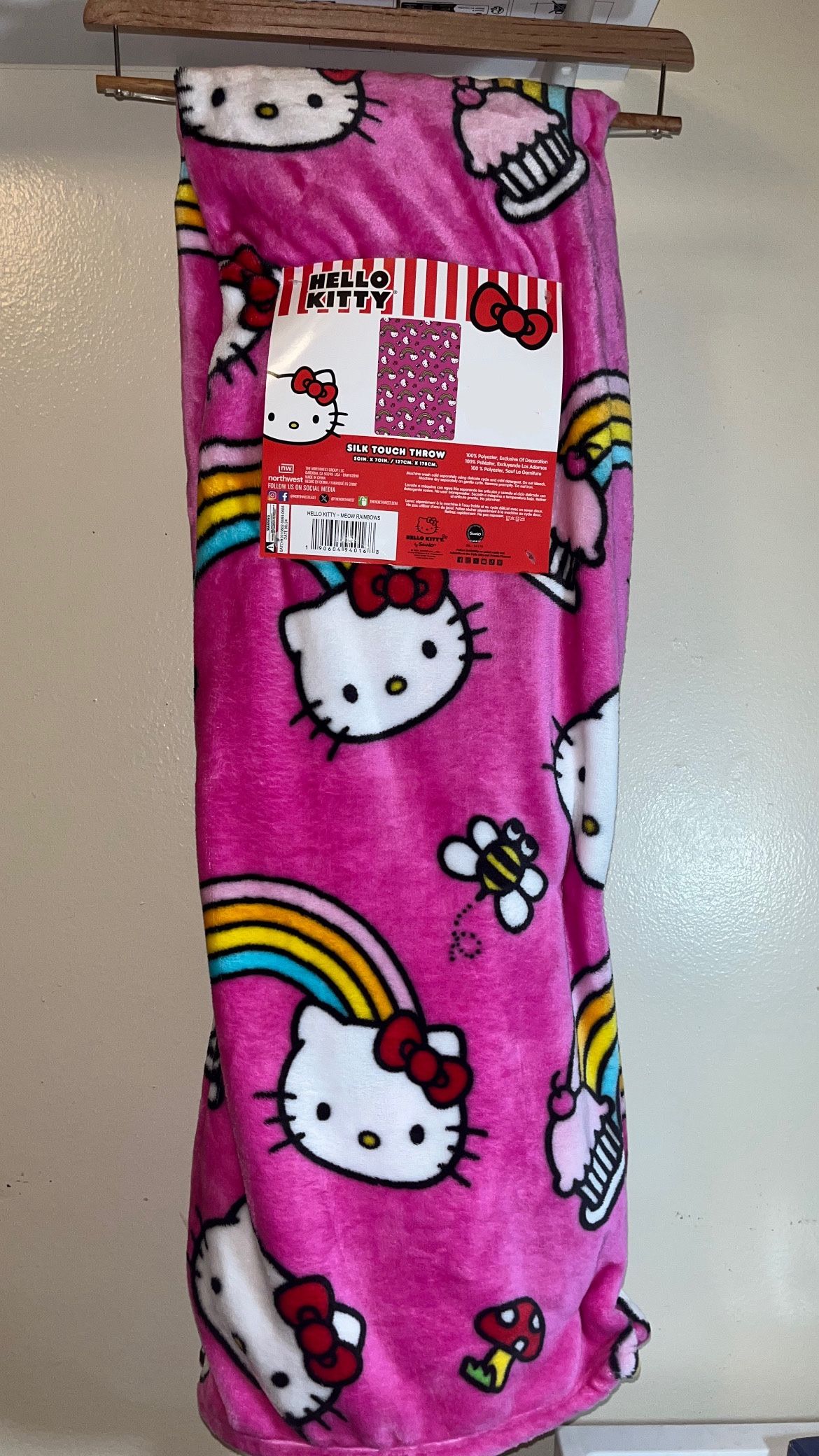 Hello Kitty Silk Touch Throw 