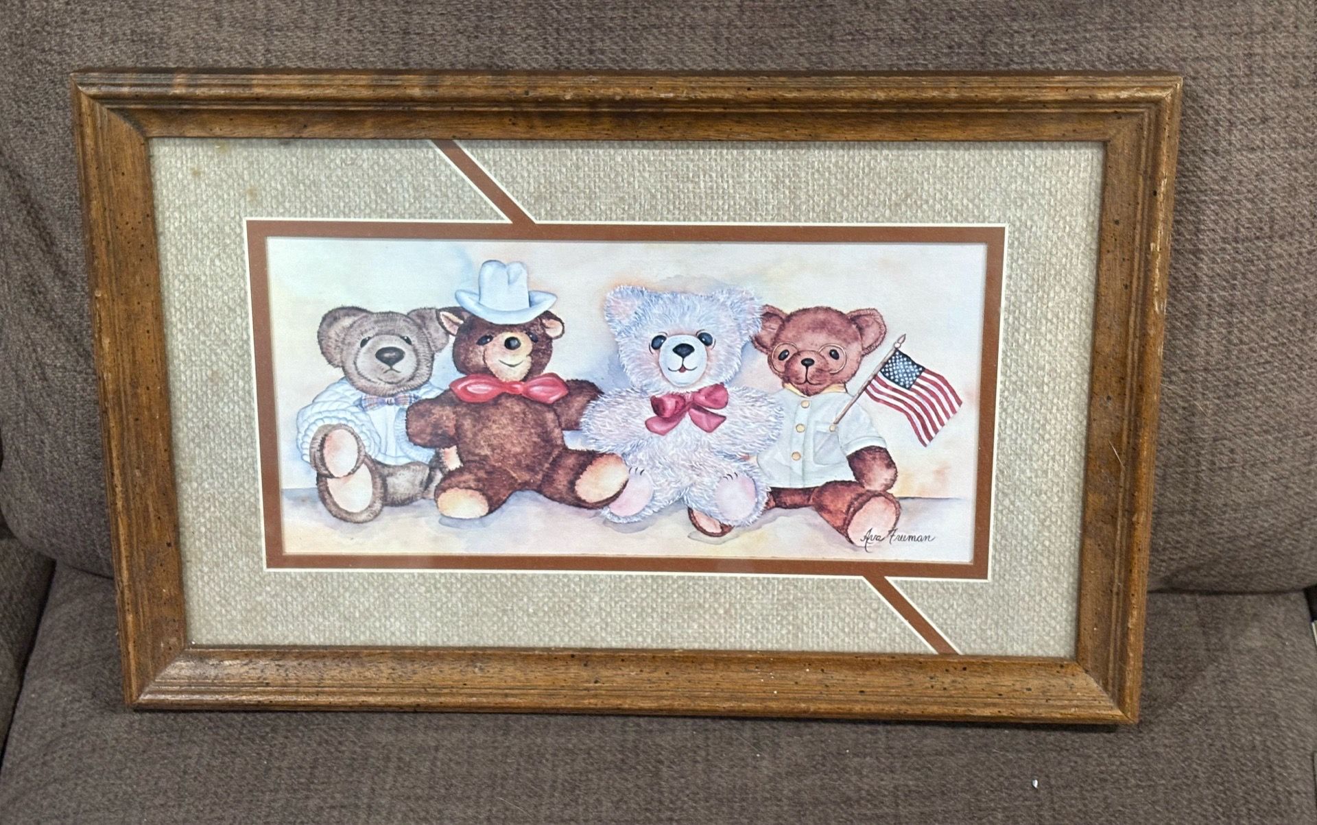 Pre Owned Adorable SITTING TEDDY BEARS MATTED IN A WOODEN FRAME