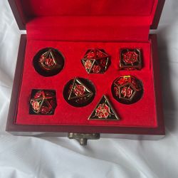 gold spider themed Dice