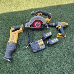 De Walt Circular Saw $230