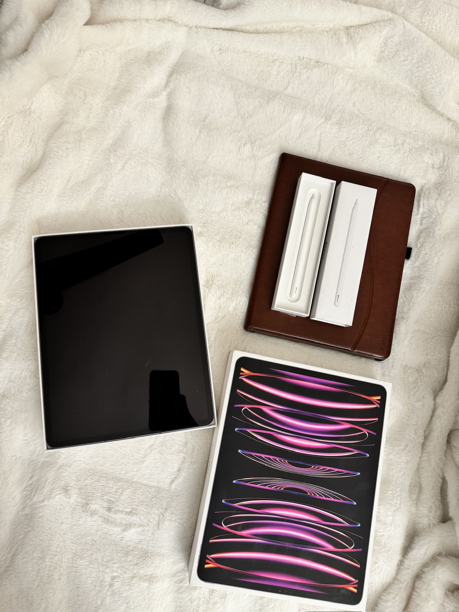 iPad Pro 11” (2nd Gen) Bundle – 128GB Wi Fi Cellular Apple