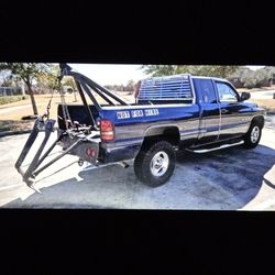2001 Dodge Ram Tow truck
