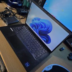 Dell Laptop 13 Touchscreen i7-1185G7-3.0GHz-CPU-11Gen. 32GB Ram 512GB NVMe  m.2 SSD 