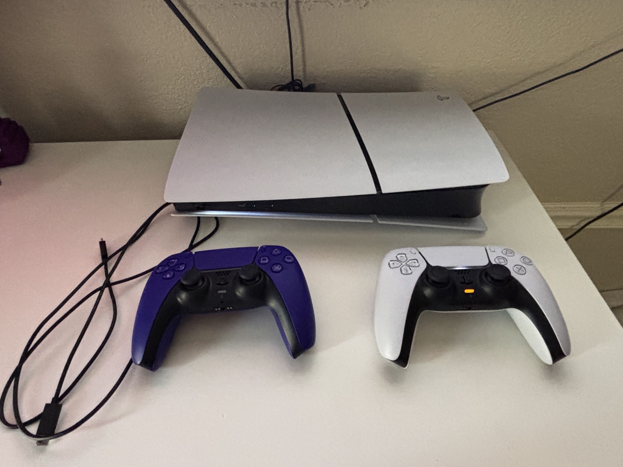 PS5 & SAMSUNG SMART TV 4K WITH GOVEE LIGHT