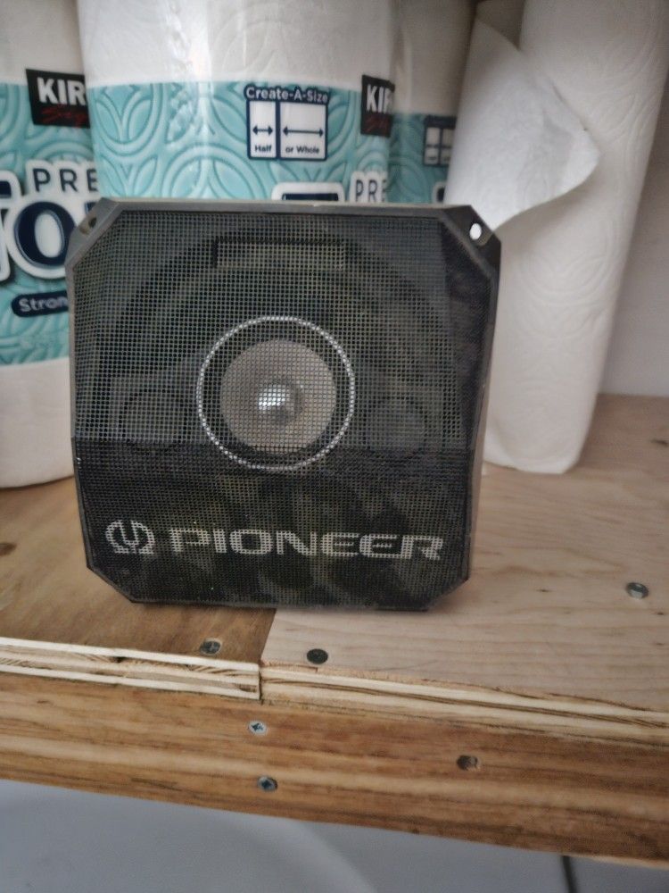 Pioneer Car Speaker (1) Works Great $30.00