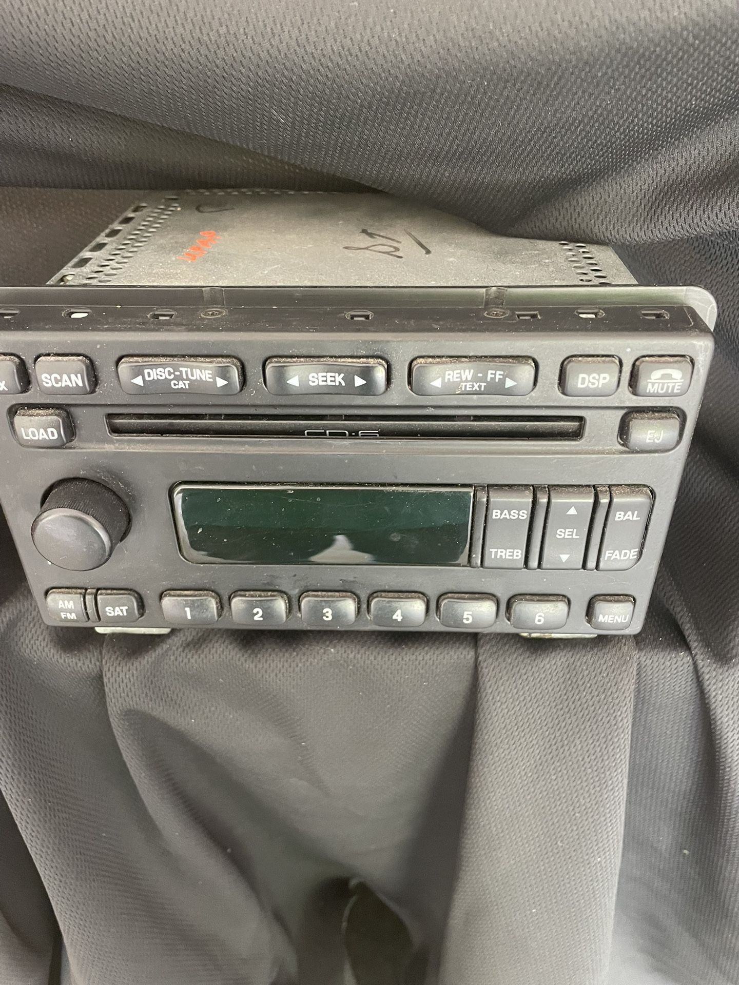 Ford 6 Disc CD AM/FM Radio