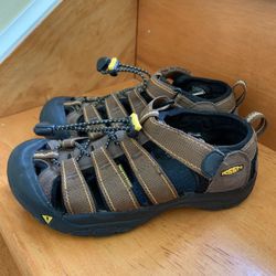 Keen Sandals Size 3Y