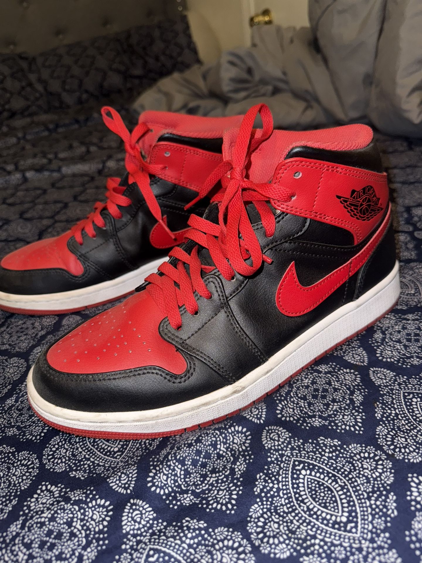 Jordan 1 Mid