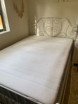 Cama con colchón y Box Full