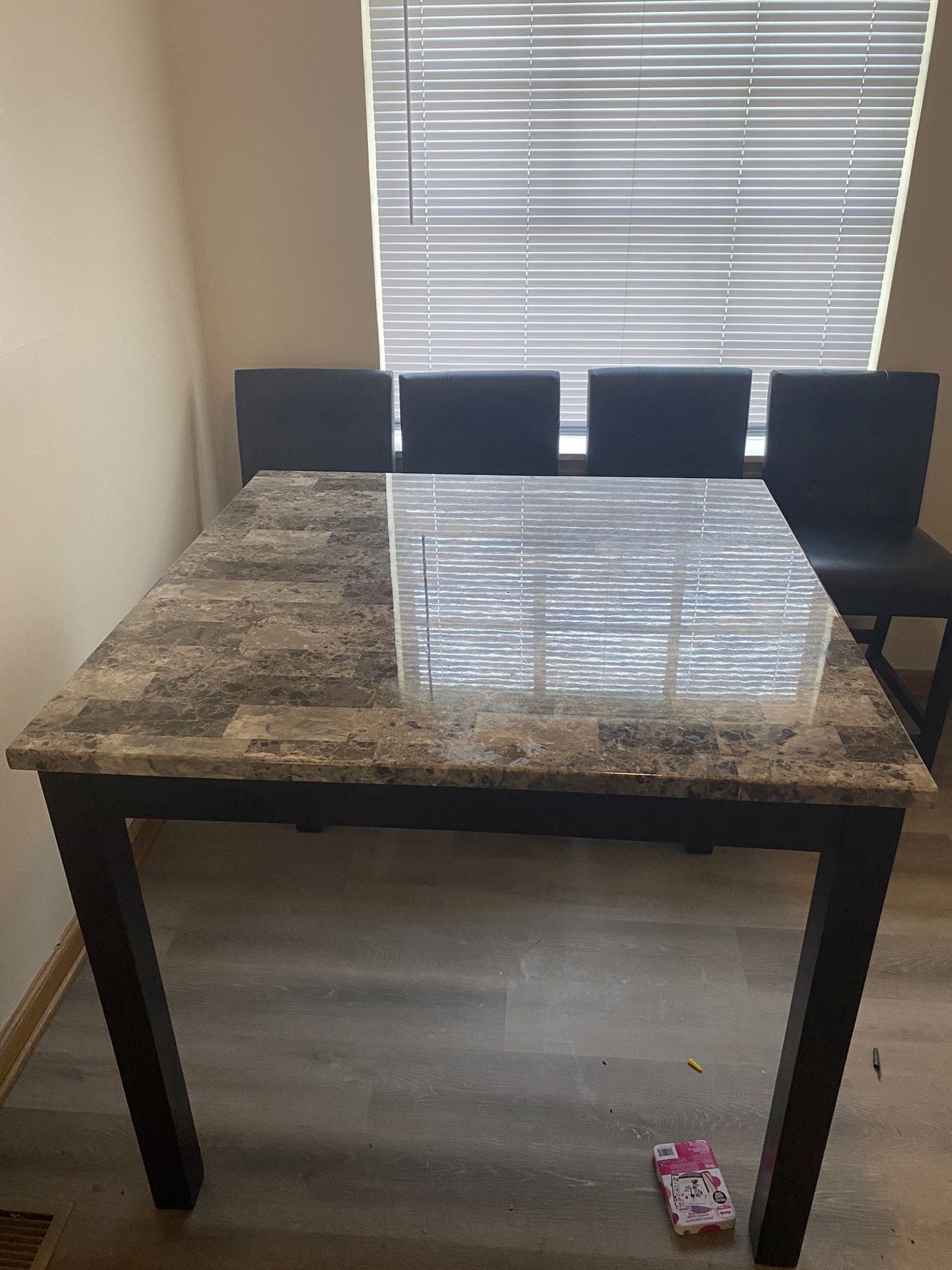 Table& Chairs