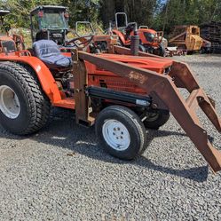 Kubota B8200HST Tractor