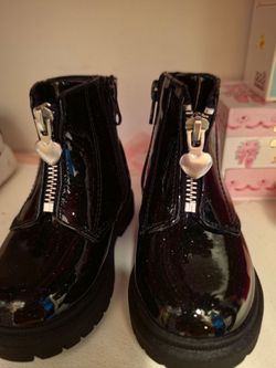 Toddler girl boots size 6.