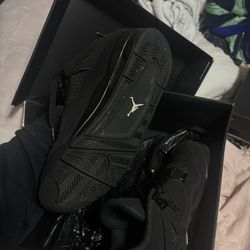Jordan 4 Black Cats 