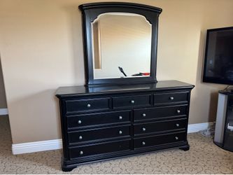 Large 9-Drawer Black Dresser with Detachable Arch Mirror – Great Condition