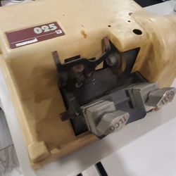 Key cutting machine