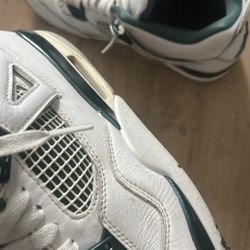 Jordan 4s