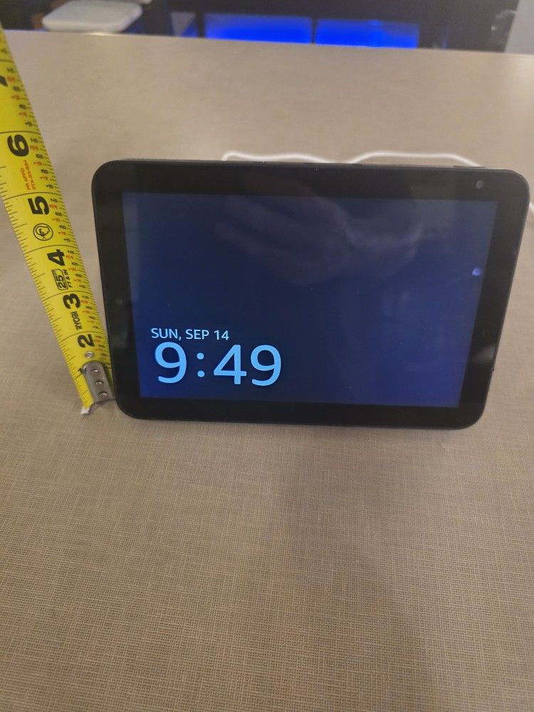 AMAZON ECHO SHOW 8 - C7H6N3

- WITH ALEXA