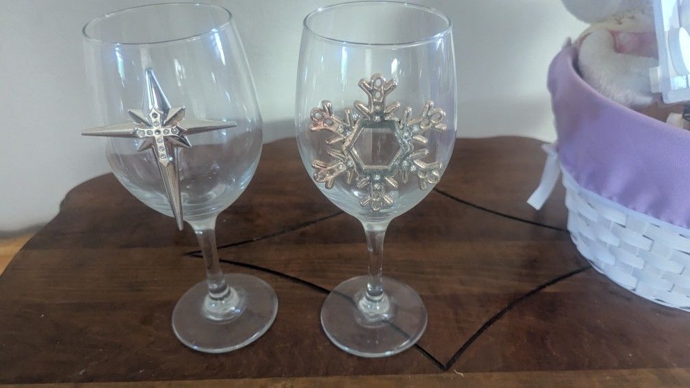 Christmas Wine Glasses