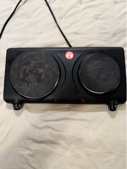 Black double burner hot plate