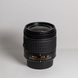 Nikon AF-P DX NIKKOR 18-55mm f/3.5-5.6G VR Lens for Nikon DSLR Cameras