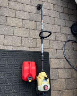 Bolens 17” Cut 31 cc Weed Trimmer Untested Needs New primer bulb Includes Gas Can Parts or Repair