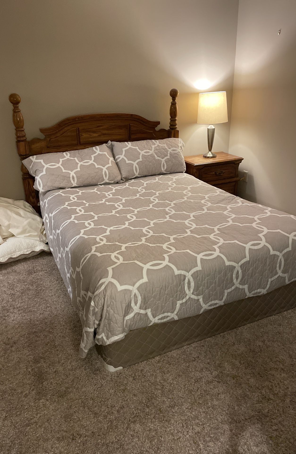 4 Piece Queen Bed, Headboard, Mirrored 7 Drawer Chest Of Drawers Night Stand And 5 Drawer Chest Of Drawers.