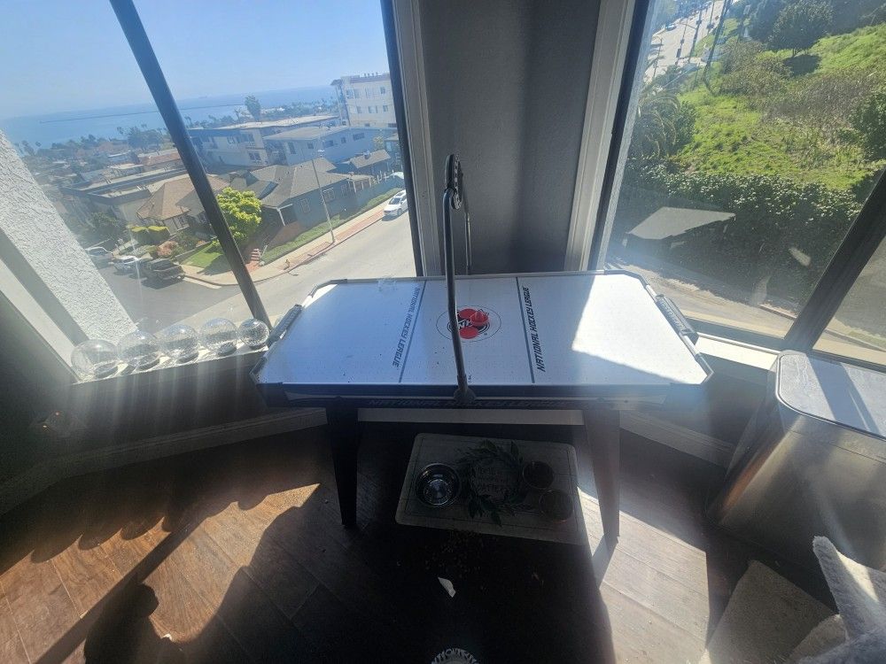 Air Hockey Table