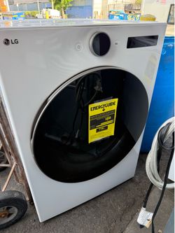 New open box LG front load gas dryer 7.5 cu ft