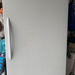 Frigidaire Frost Free Freezer In Good Condition For Sale 