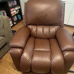 LAZY BOY RECLINER BUILT IN LUMBAR