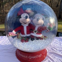 Seasons Greetings Disney Animated Waterless Snow Globe Mickey Minnie Mouse Christmas