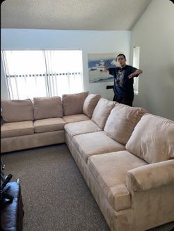 Large Beige Sectional Couch – Removable Covers