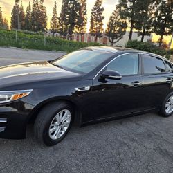 2017 KIA Optima