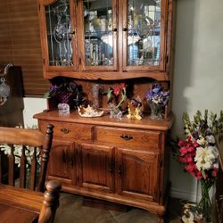 Large oak China, cabinet, claw, feet, glass shells and doors.Everything works perfect four hundred dollars