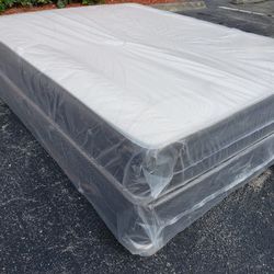 NEW QUEEN SIZE SET MATTRESS AND BOX SPRING-2PC