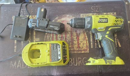 Ryobi 18v drill w/ 2ah battery,& battery charger.