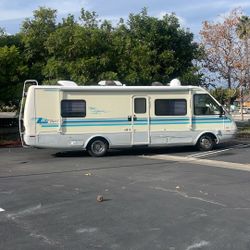 29 National Tropical RV