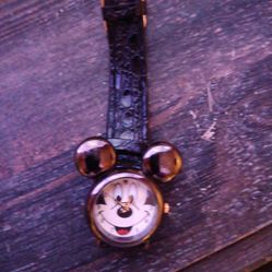 Mickey Mouse leather watch ( vintage )
