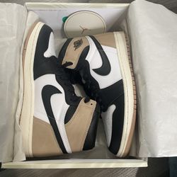 WMNS Air Jordan 1 Retro High Latte Size 9.5 (Men 8)
