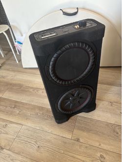 Dual 10’’ down facing kicker subwoofers