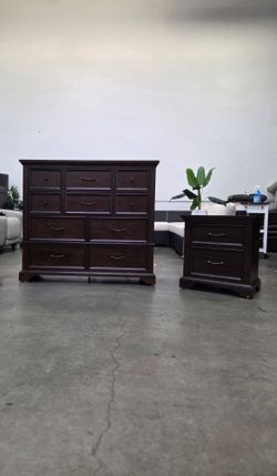 Dresser/Night stand-Pickup Only‼️