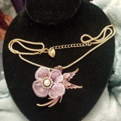 Beautiful Betsey Johnson bird with flower sweater necklace or brooch.