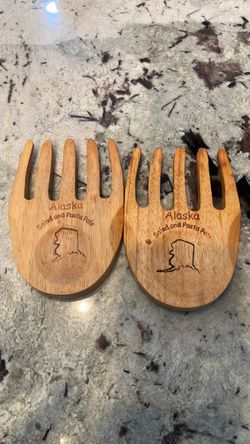 Brand New Alaska Wooden Salad and Pasta Pals Servers