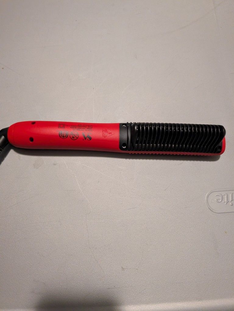 The image shows a Straight Ahead Beauty Pro Glider, a 4-in-1 slim styling comb
